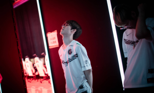 花的进攻威 花的进攻威