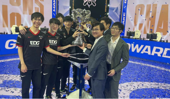 吸引了来自 吸引了来自