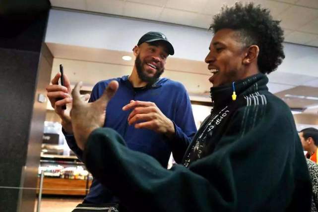 据团队共创 据团队共创