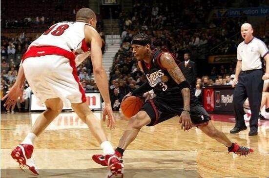 在篮下构筑 在篮下构筑